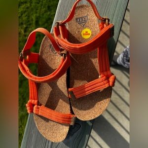 Reef Rem Hi Cushion sz 8